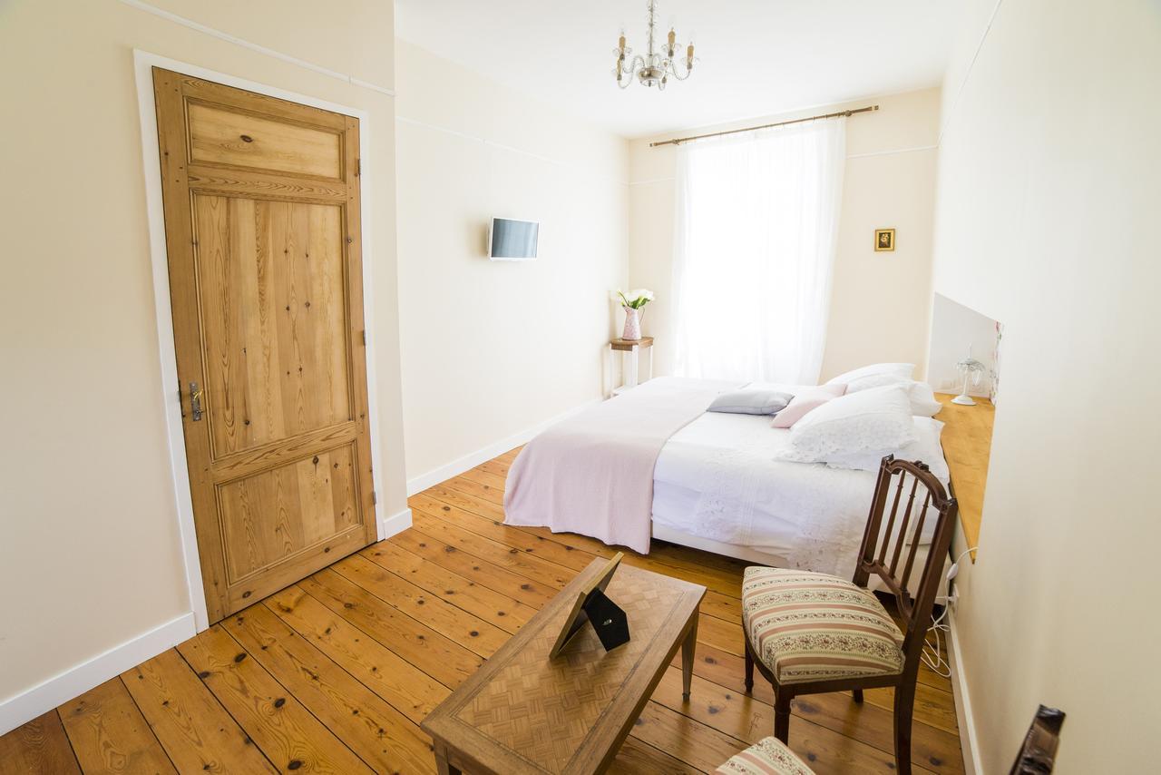Bed&Breakfast La Cordonnerie Villandraut Exterior foto